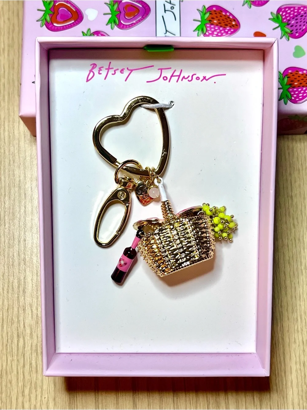 Betsey Johnson Picnic Basket Bag Charm Keychain w Wine & Grapes - NWT